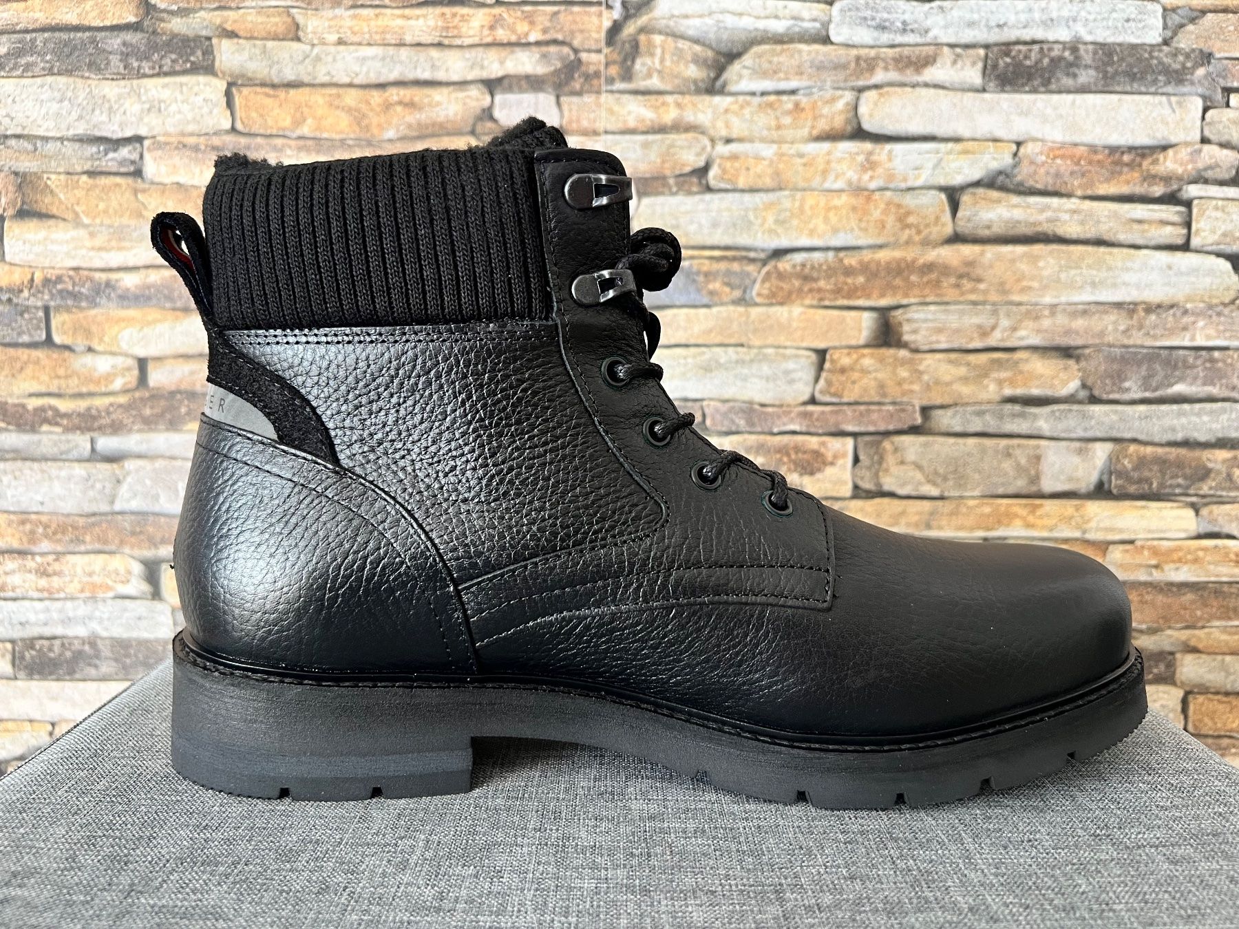 Tommy Hilfiger Scarpe da uomo: Tommy Hilfiger Warm Corporate Gr. 45 – Nuovo e nell'imballaggio originale da Bern venduto da No1e 8