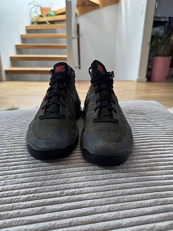 Herrenschuhe: Nike Flyknit Chukka SneakerBoot 'Hologram' – Gebraucht aus Zürich von oli_lk9l