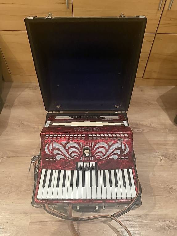 Strumenti musicali: Vermona Akkordeon 72 Bässe – Usato da Lufingen venduto da DRENNHAK
