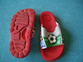 Badelatschen Grösse 30/31, Fussball