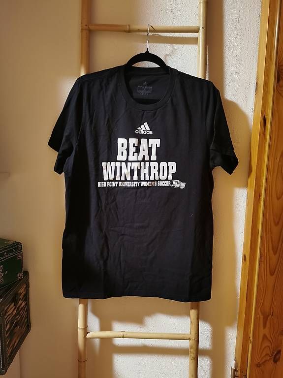 T-shirt: Adidas Tshirt – Usato da Neuhausen venduto da NatWag