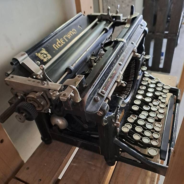 Underwood Macchine da scrivere: Antike "Unterwood" Schreibmaschine – Usato da Heimberg venduto da Bzafira 2