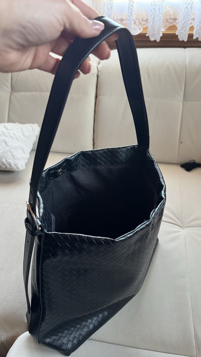 Borse da donna: Handtasche  – Usato da Surcasti venduto da Lenkita 4