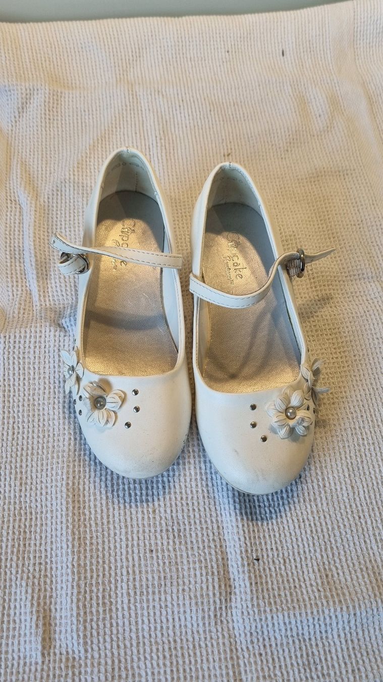 Scarpe per ragazze: Cupcake Absatzschuhe, weiss. Grösse 27 – Usato da Hinterkappelen venduto da Anbal