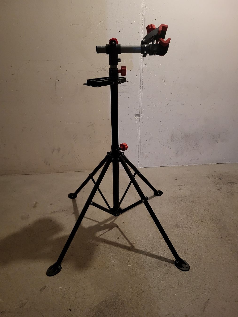Cavalletti per biciclette: Fahrrad Montage Ständer – Usato da Steinmaur venduto da Sparky11