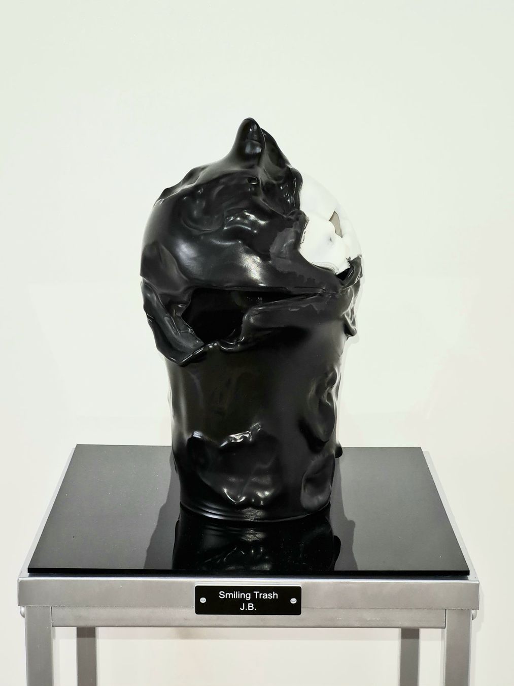 Sculture & Statue: "Smiling Trash" J.B. – Nuovo e nell'imballaggio originale da Dättlikon venduto da arthousech 3