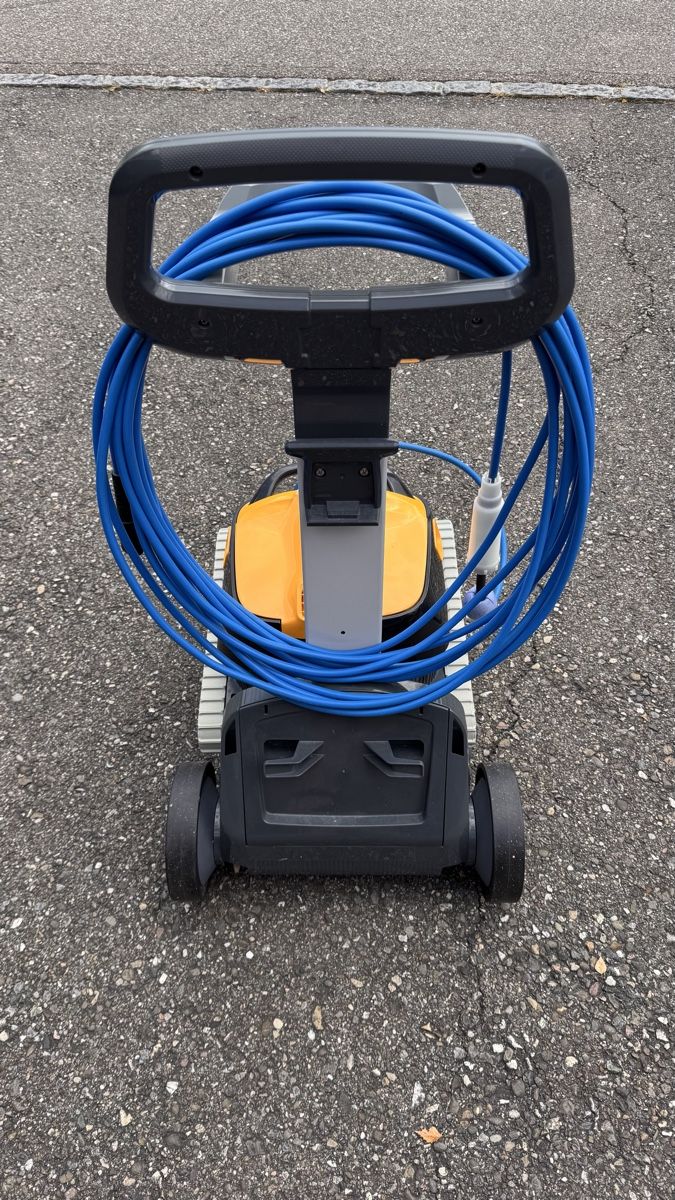 Dolphin Accessori per Piscine: Poolroboter Dolphin E35 einwandfreier Zustand – Usato da Hofstetten SO venduto da Obelix2000 4