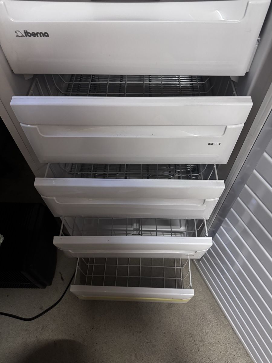 Congelatori: IBERNA Gefrierschrank 205L – Usato da Wiesendangen venduto da Genitiv 2