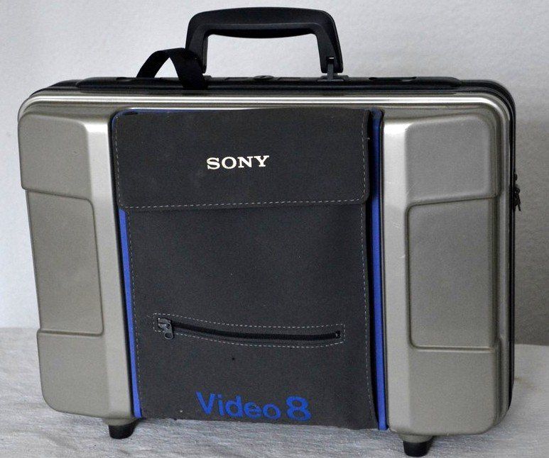 Sony Handycam CCD-F550E Caméscope Video 8 - Pour Pièces (défaut Chargement Cassette)