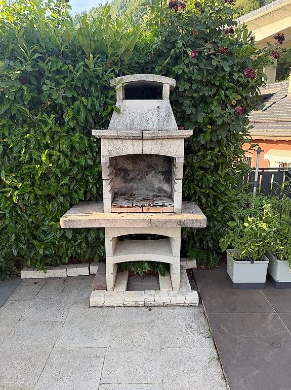 Griglie: Barbecue à charbon – Usato da Villeneuve VD venduto da Jlt26