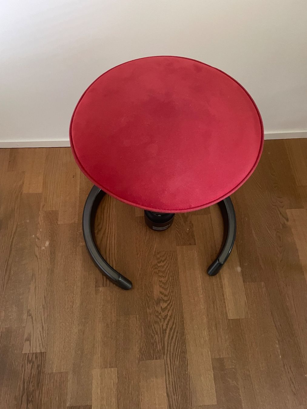 Sgabelli: Original Swopper Bürohocker alcantara Optik rot – Usato da Zürich venduto da subi72 1
