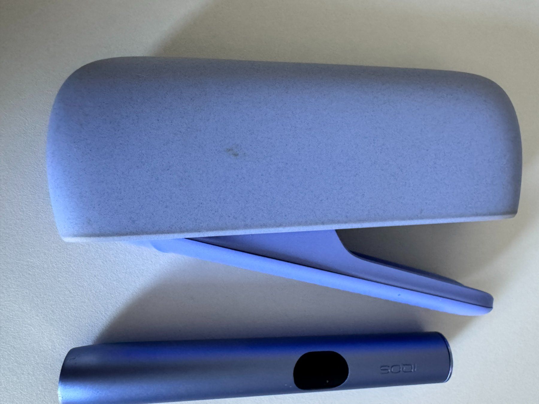 Iqos Altri Prodotti per fumatori: IQOS ILUMA i Kit, Charger & Holder – Usato da Bassersdorf venduto da Akasya 1