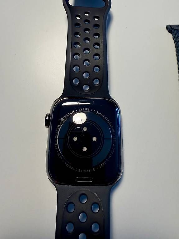 Smartwatch: Apple Watch Series 7 – Usato da Zürich venduto da max_q8pm 3