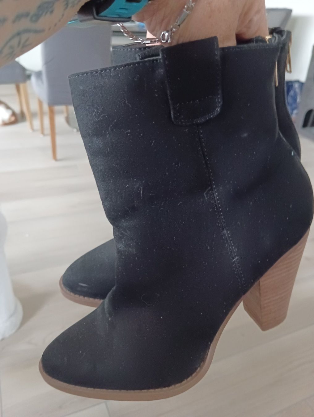 Scarpe da donna: Stiefeletten Damen schwarz Gr. 38.5 – Usato da Schöfflisdorf venduto da kin_2dp9 2