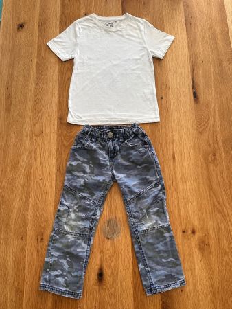 cooles Set T-Shirt und Camouflage Hose Jungen Grösse 104