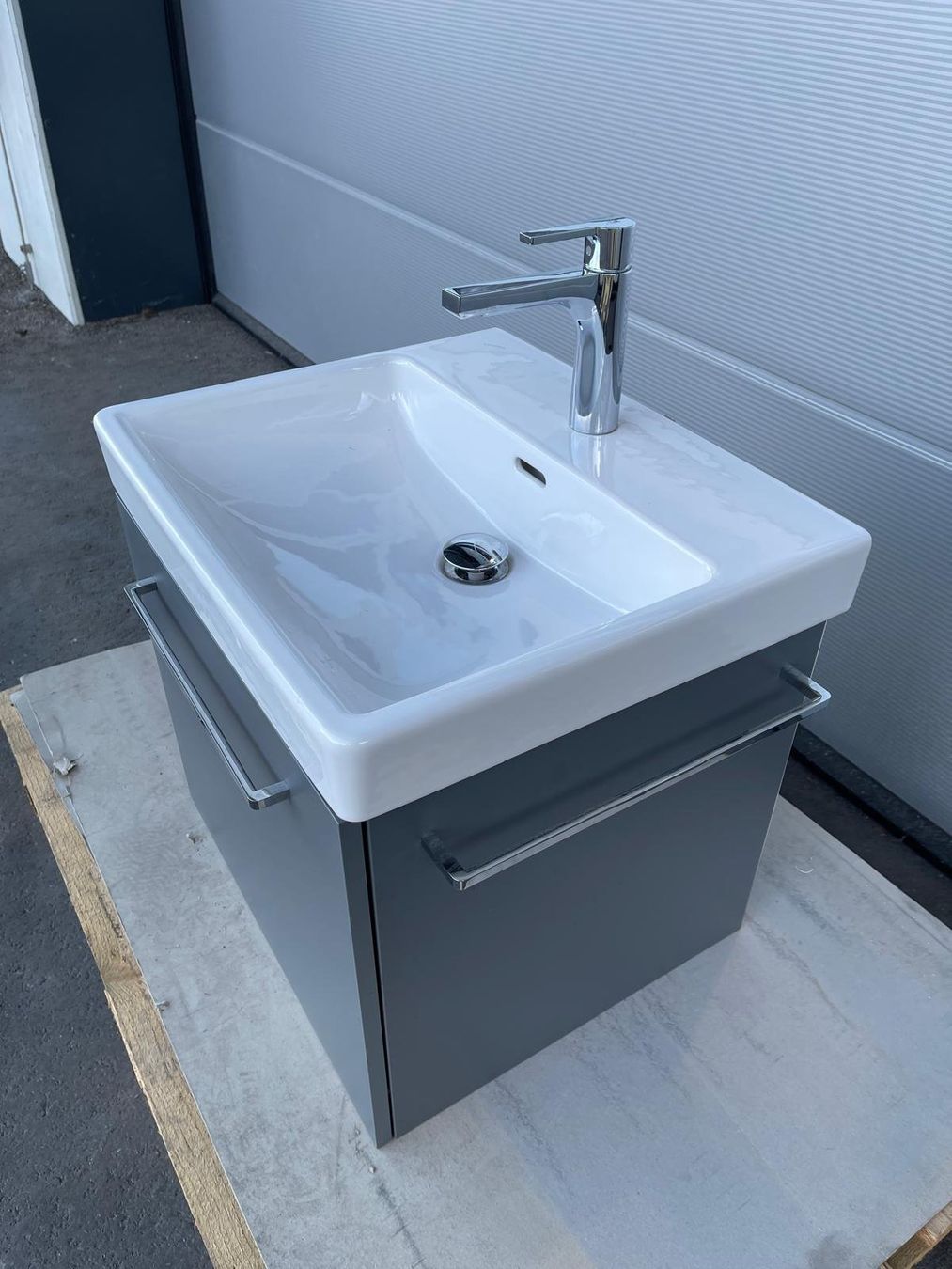 Lavabi & lavandini: Waschtisch / Lavabo Laufen mit Unterbau – Usato da Münchwilen TG venduto da IntoMotion_GmbH 1