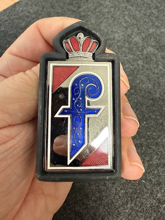Placchette & Badge: Emblem Pininfarina – Usato da Regensdorf venduto da rava11