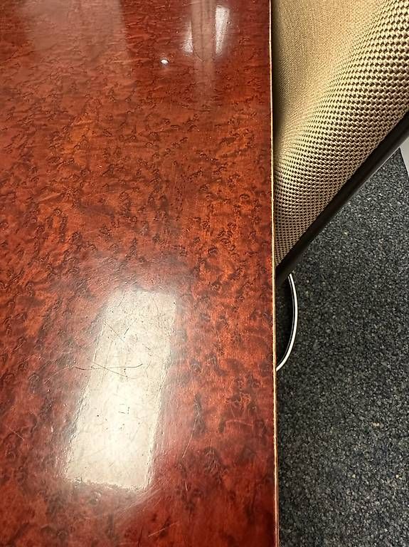 Tables: Offre belle table de réunion et chaises – D'occasion à Lausanne par apu_p8vy 3