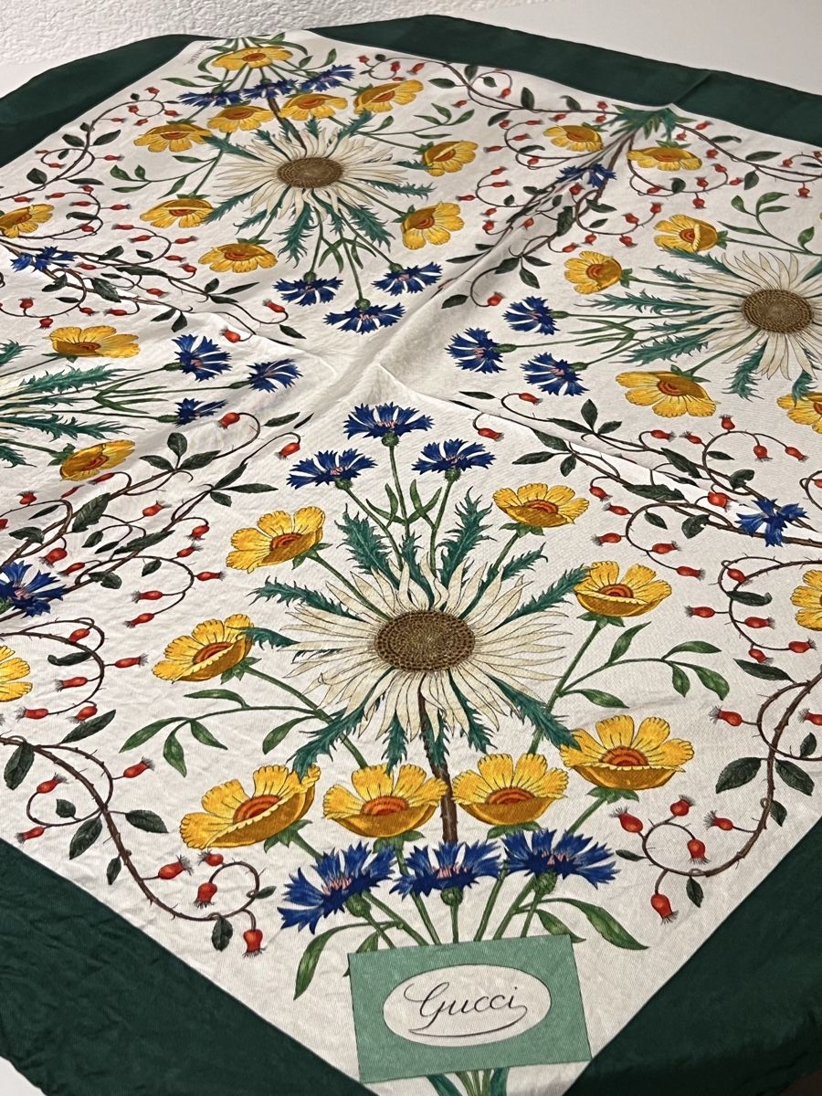 Gucci Foulards, Tücher & Schals: Foulard Gucci vintage – Gebraucht aus St-Pierre-Clages von ste_xk6p 6