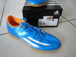 ***** Blau/orangefarbene Adidas Basket