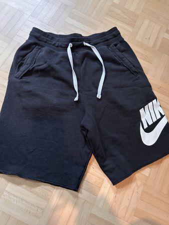 Nike Jogging-Shorts, schwarz, Grösse M, Top Zustand!