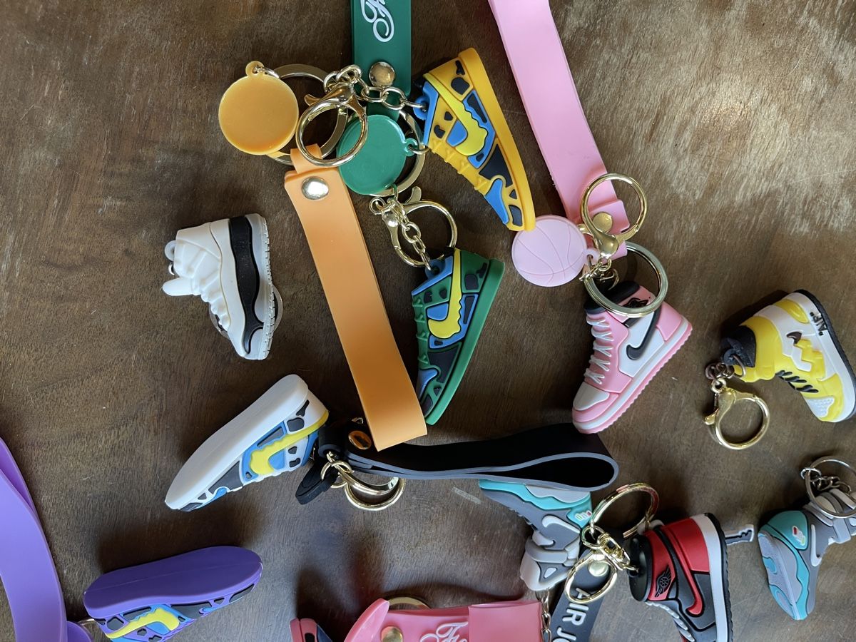 Portachiavi: Porte-clés sneaker Nike dunk collection multicolore neuf – Usato da Genève venduto da Yasasa 1