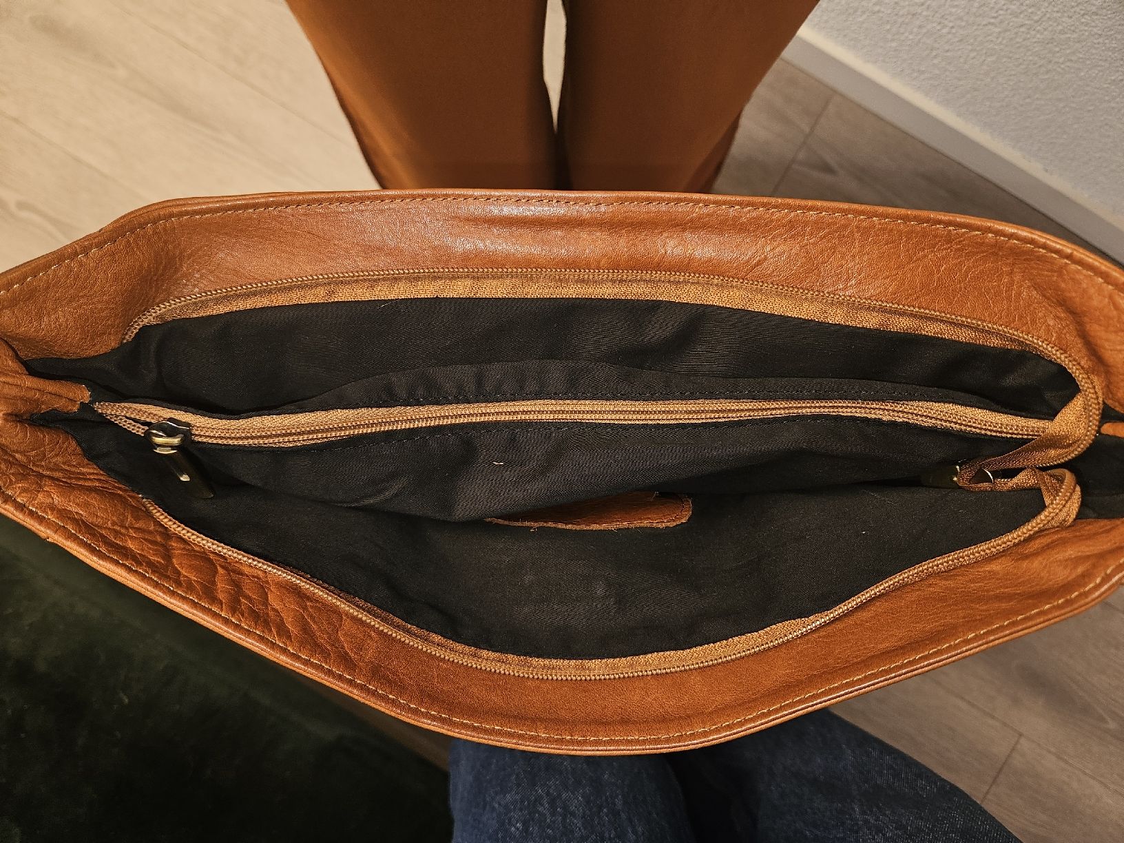 Taschen: Umhängetasche Leder Braun – Gebraucht aus Reinach AG von Irina_g00 3