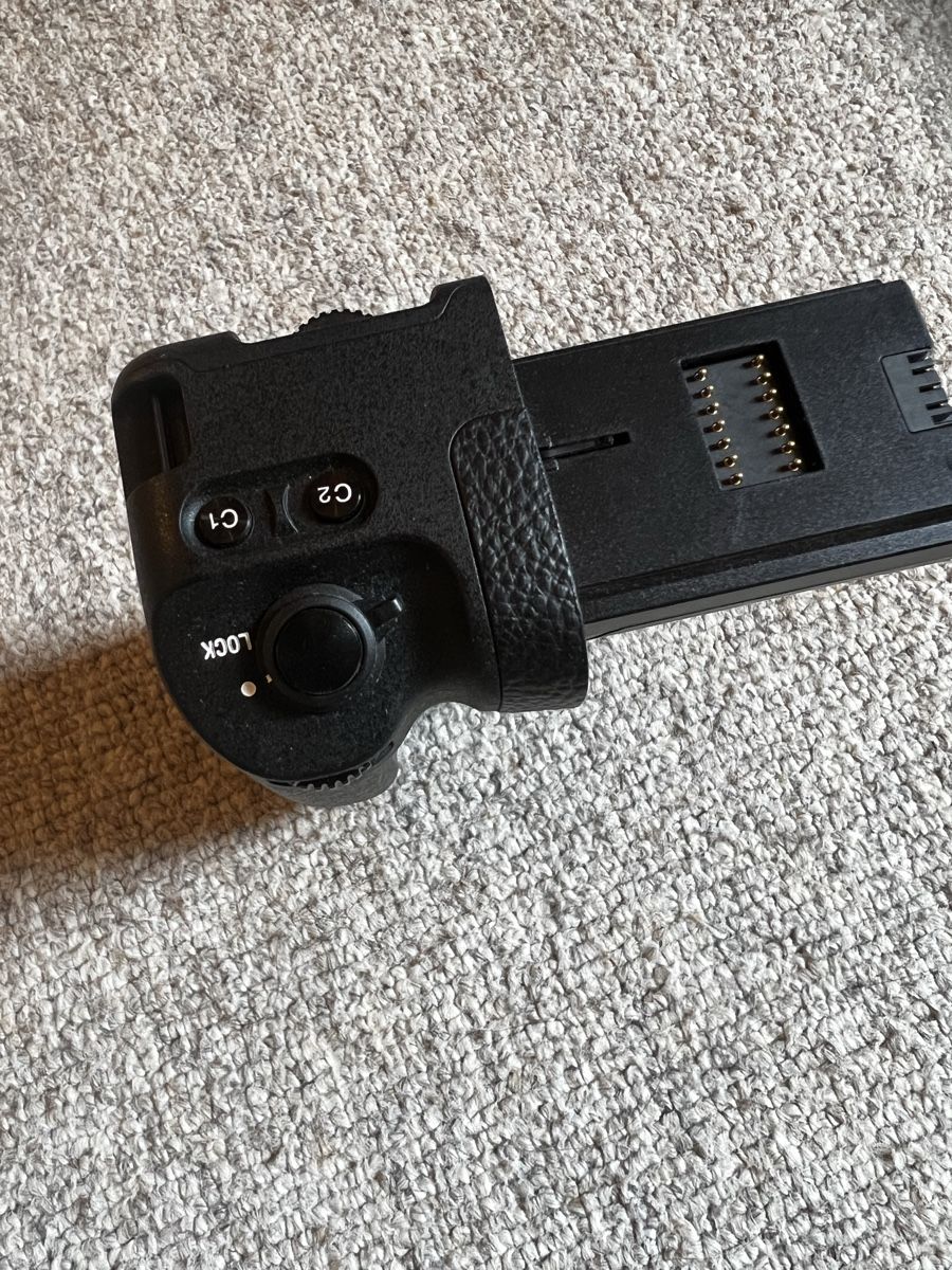 Sony Fotocamera: Poignée d’alimentation pour alpha 7 – Usato da Blonay venduto da luc_h57y 4
