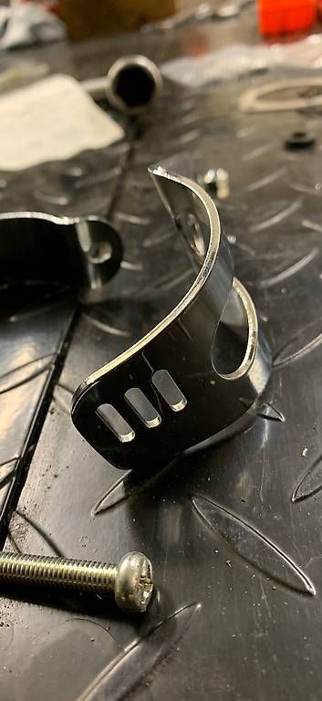 Tutti i ricambio per moto: Motorrad Lampenhalter universell – Usato da Volketswil venduto da mascalzone-latino
