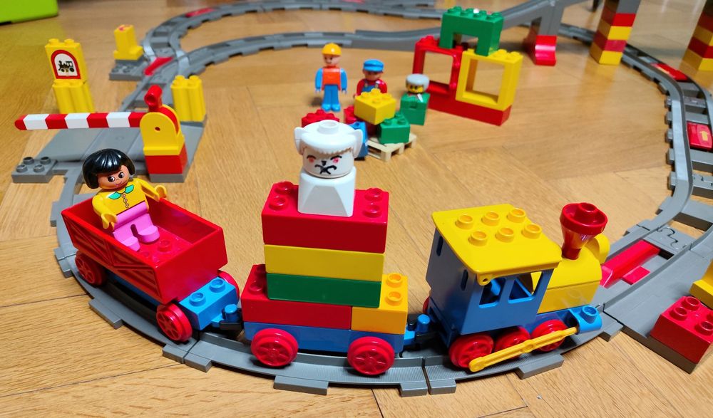 Lego Duplo vintage, train, rails - 83 pièces (Gebraucht) in Neuchatel ...