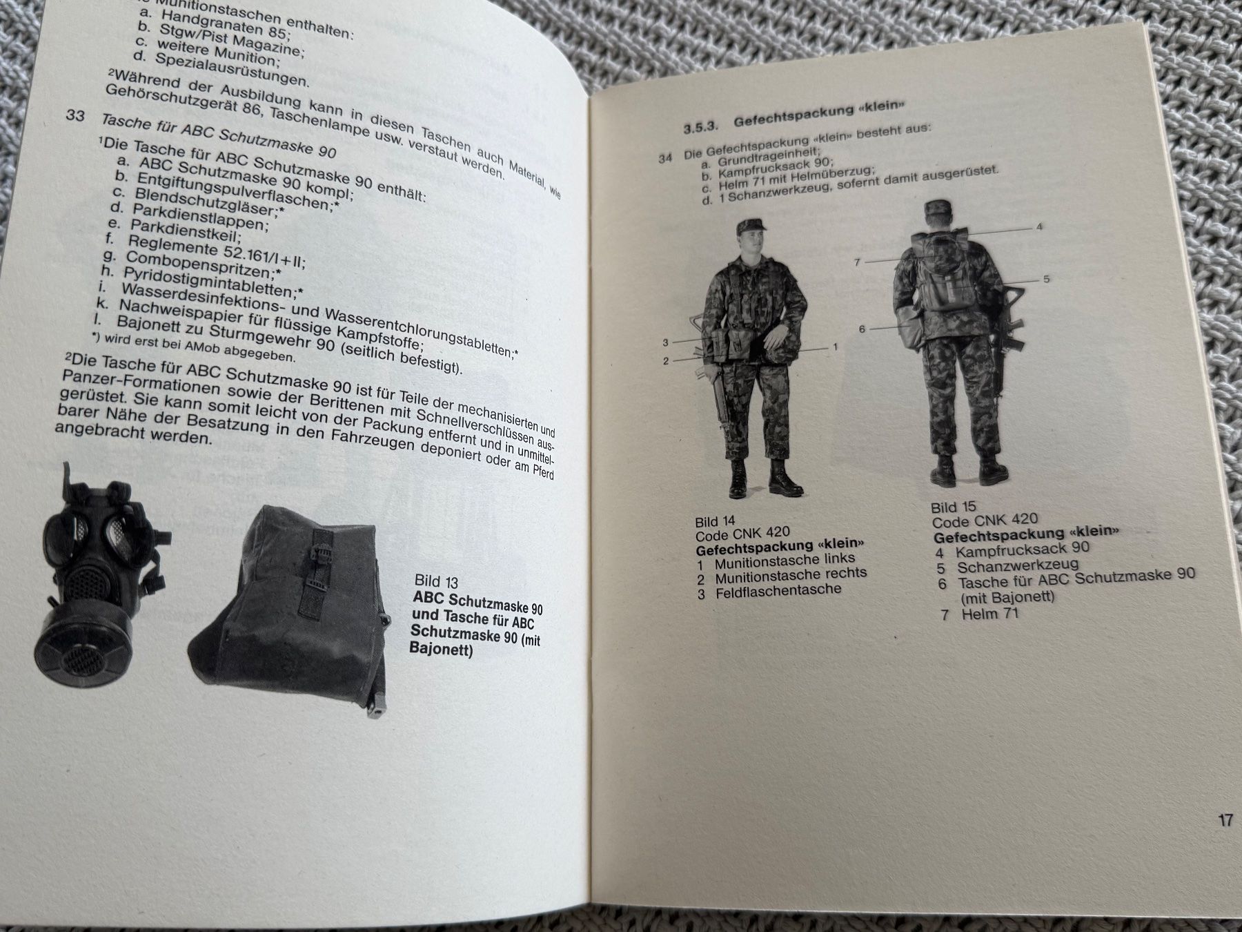 Bücher: Reglement: Kampfbekleidung 90 - Schweizer Armee – Gebraucht aus Brütten von Hst1 6