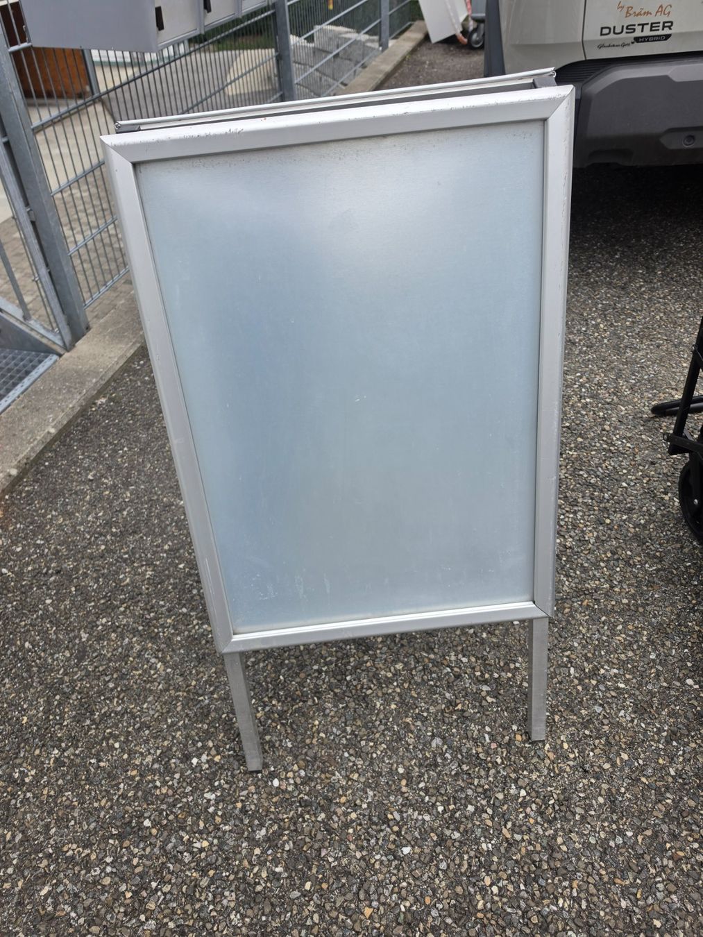 Allestimento di negozi e stand fieristici: Kundenstopper Aluminium silber doppelseitig gebraucht – Usato da Rehetobel venduto da dne_b76f 1