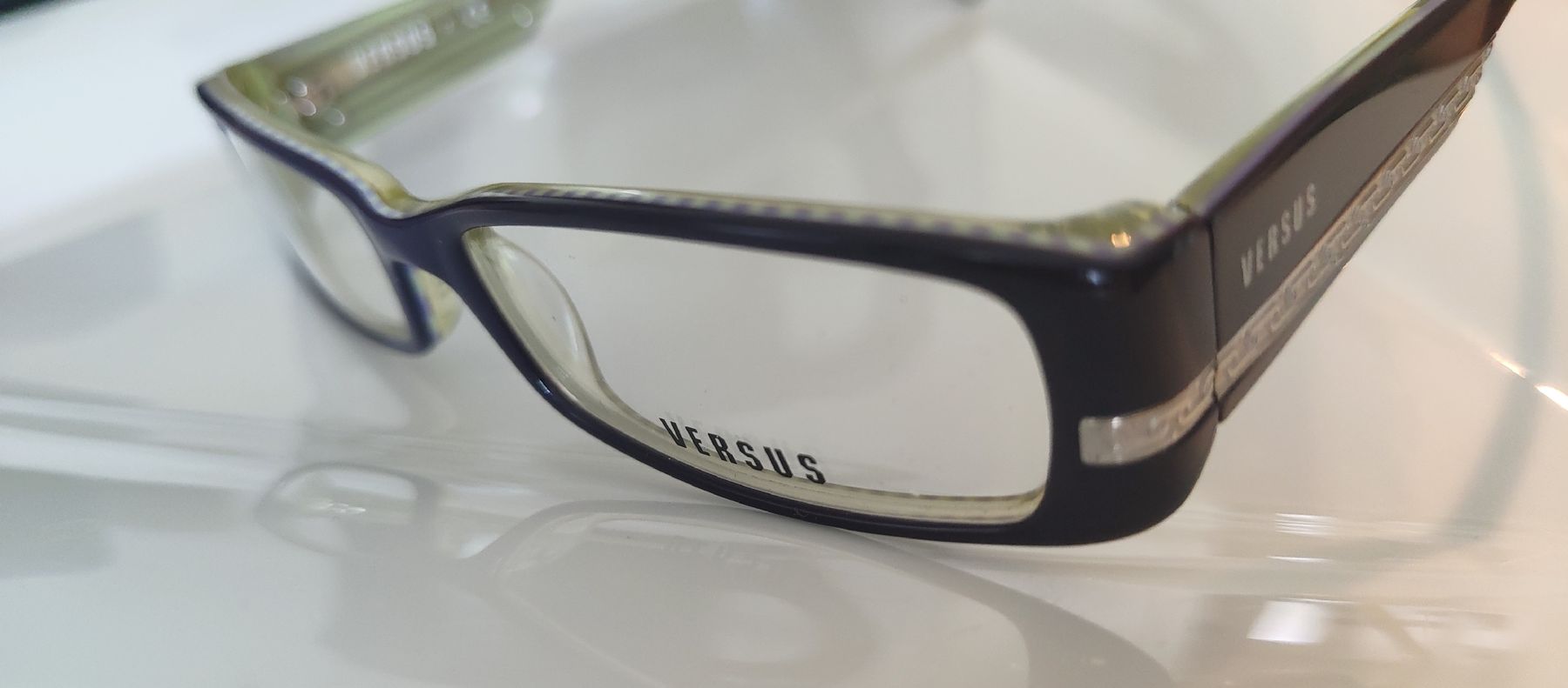 Versace Occhiali & Lenti: Monture lunettes Versus by Versace neuve – Nuovo (secondo la descrizione) da Biel/Bienne venduto da notfun