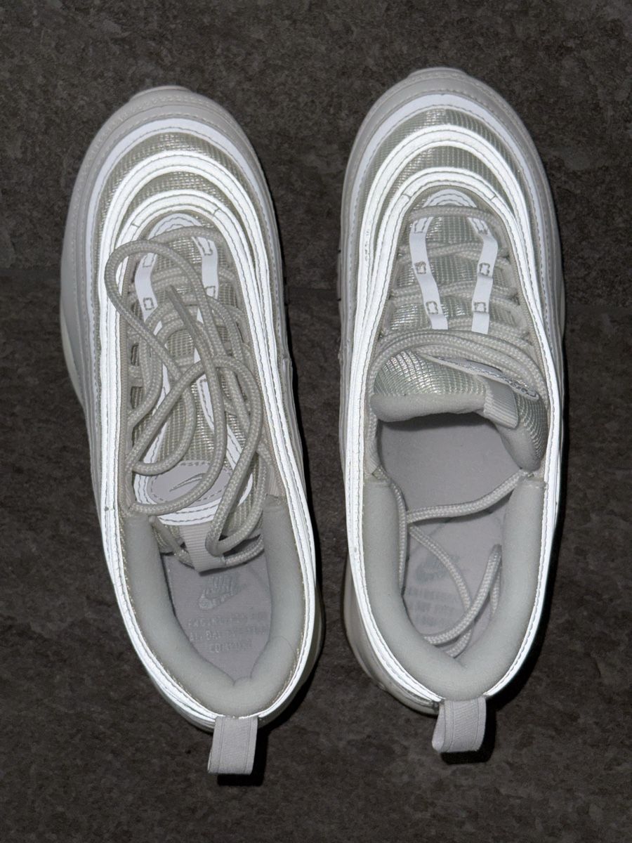 Nike Damenschuhe: Nike Air Max 97 'Triple White' – Neu (gemäss Beschreibung) aus Schübelbach von Coopers6 5