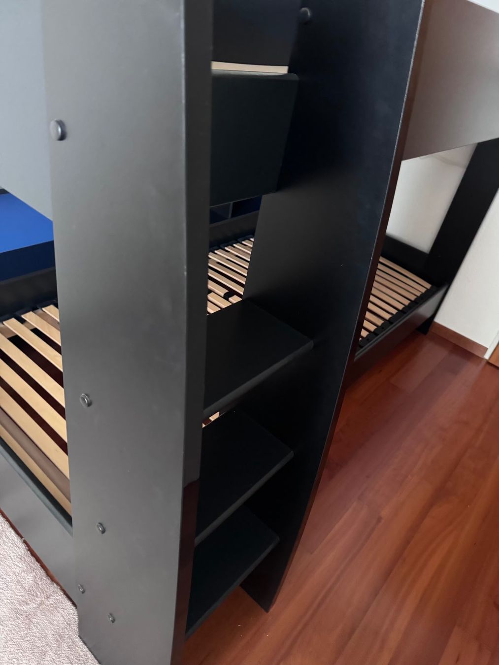 Conforama Letti: Hochbett schwarz lila / blau – Usato da Zürich venduto da istvanfarkas 9