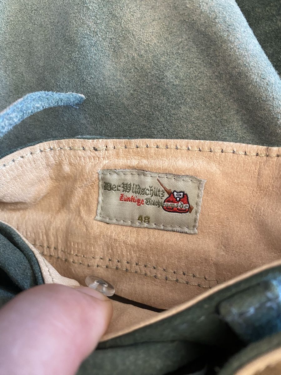 Pantaloni: Grüne Lederhose Gr. 48 bestickt – Usato da Horgen venduto da Friedrichsf 1