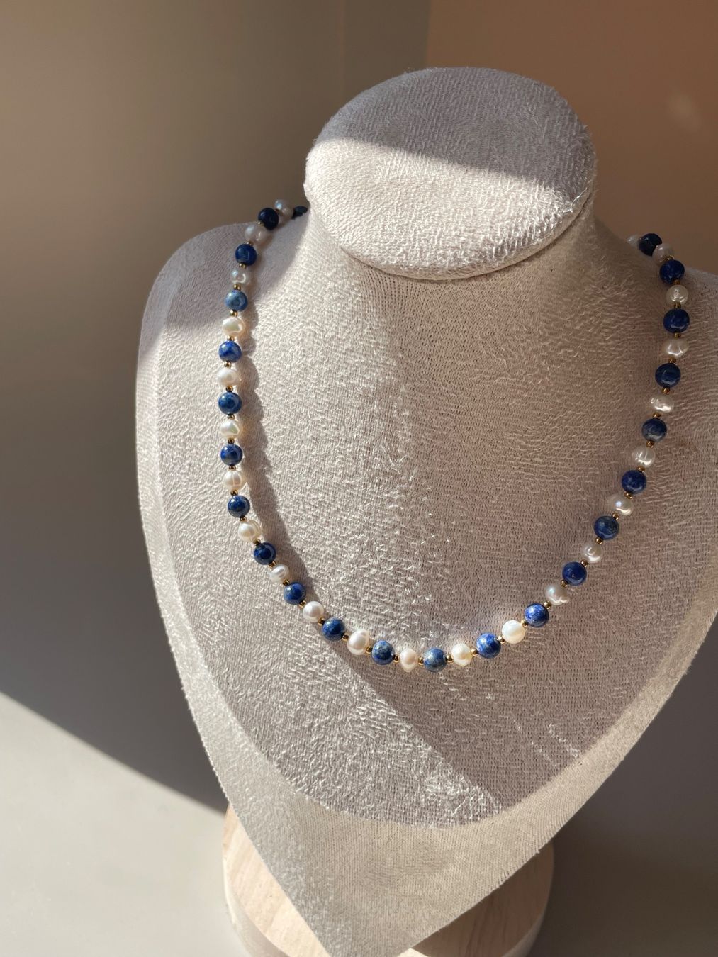 Colliers: Echte Lapislazuli-Perlenkette – Neuf avec emballage d'origine à Schiers par sisikristall