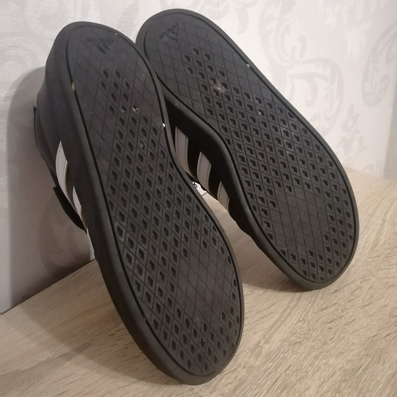 Adidas Scarpe per ragazzi: Sneaker Gr 33-34 – Usato da Henau venduto da AXAA 3