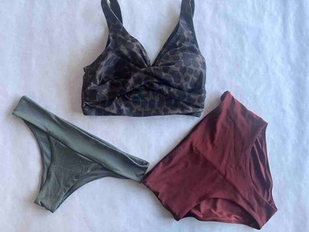 Bikini Set dreiteilig verschiedene Farben S