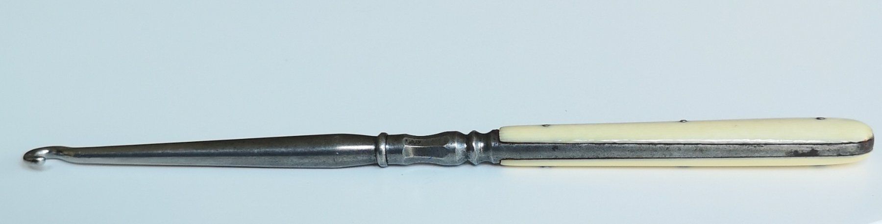 Sonstige Kleidung & Accessoires: Antiker Knopfhaken a. Knochen + Stahl – Gebraucht aus Zürich von Tanteemma369 2