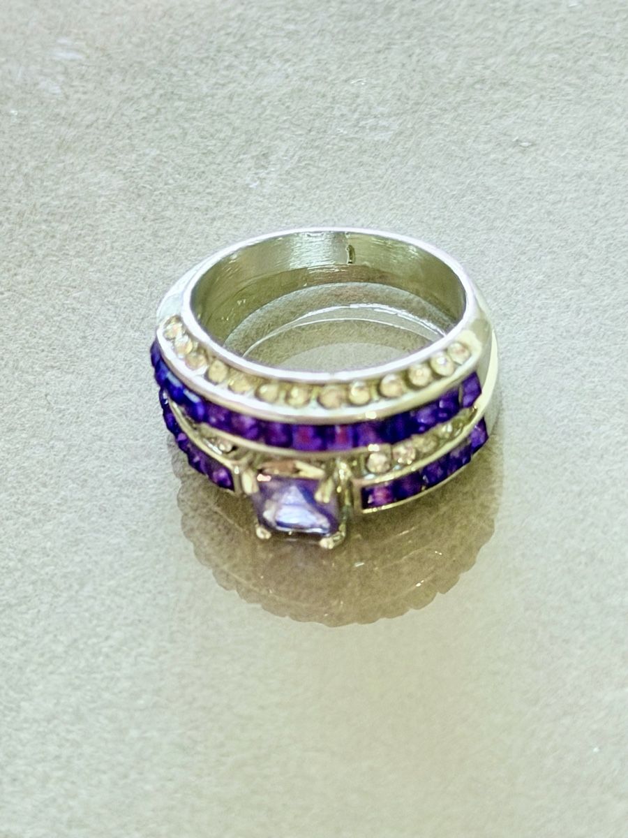 Anelli: Bague argentée avec pierres violettes taille 53 – Nuovo (secondo la descrizione) da Onex venduto da mou_x2gr