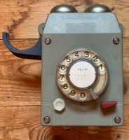 Wandtelefon Zellweger Uster aus Festung der CH Armee