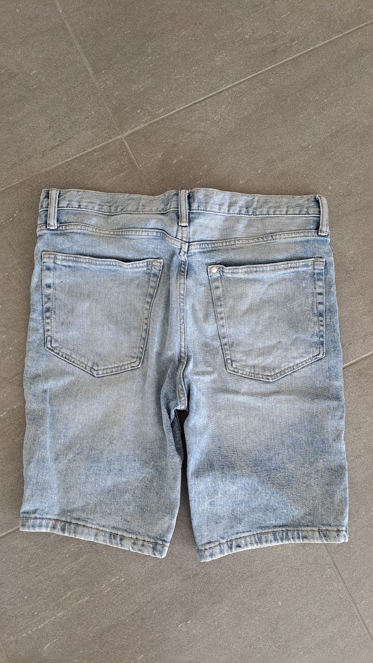 H&M Jeans: kurze Jeans Gr. 30 / Jeans-Shorts – Gebraucht aus Winterthur von Dream_of 2