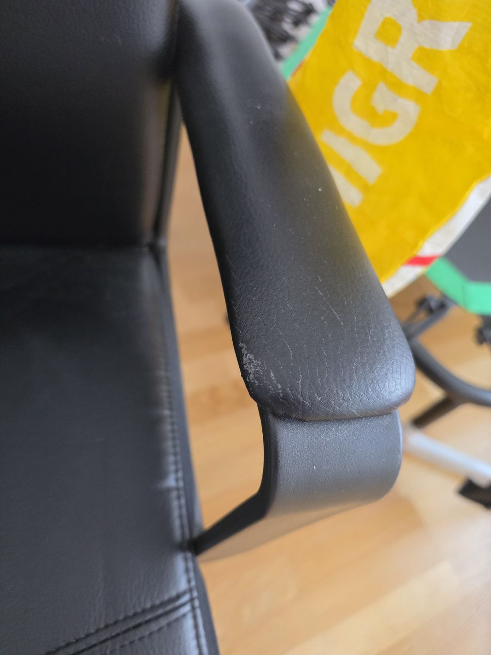 Sedie: Bürostuhl Lederimitat schwarz gebraucht – Usato da Gossau SG venduto da remothemostwanted 2