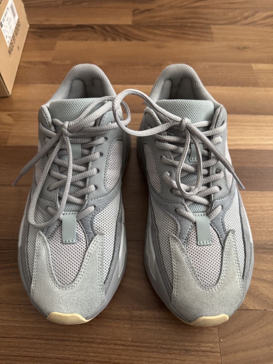 Adidas Scarpe da uomo: Yeezy boost 700 – Usato da Winterthur venduto da A2001. 1