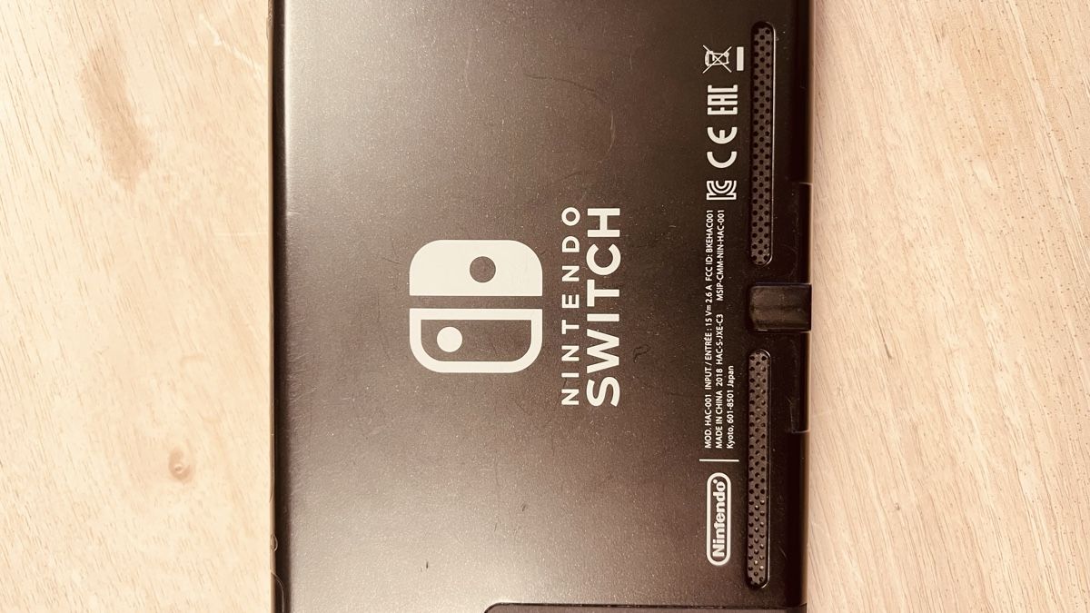 Nintendo Konsolen: Nintendo Switch Koplett-Set, 6 Joy-Con, 2 Docks, Ring-Con – Gebraucht aus Bern von Riks 1