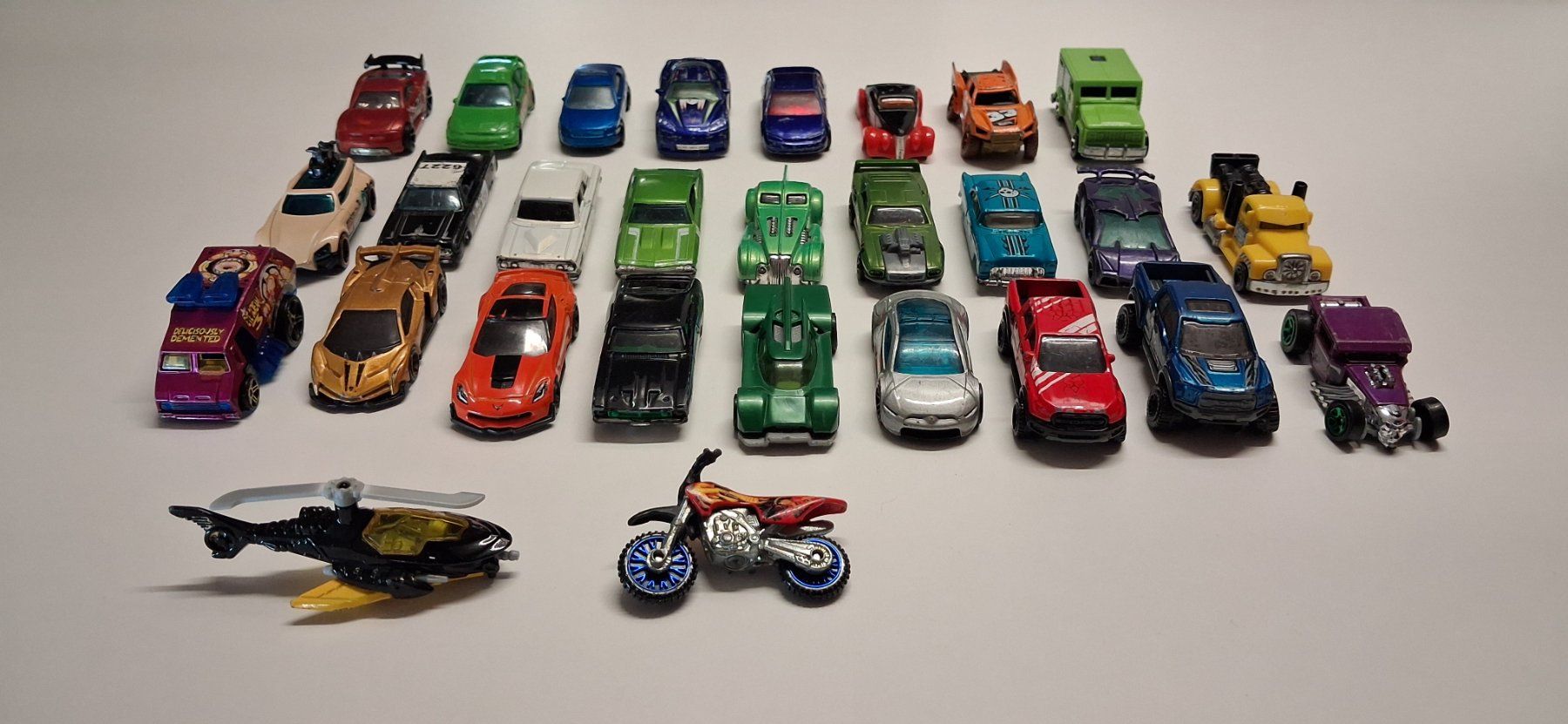 Hot Wheels Spielzeuge: Hot Wheels 28 Stück gebraucht – Gebraucht aus Bern von KavIndustries 3