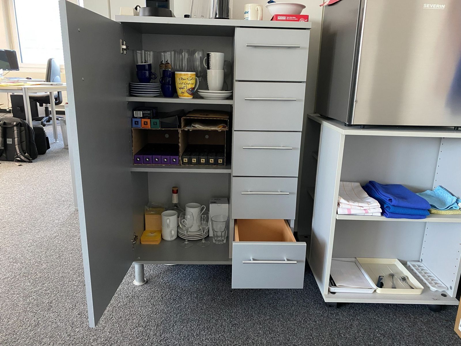 Armoires: Halbhoher Schrank – D'occasion à Worb par Tom123bern 1