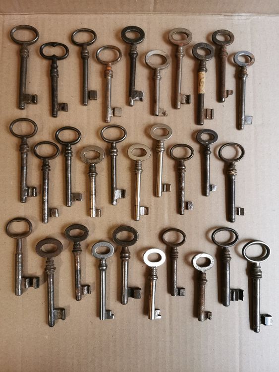Alte Schlussel Zu Verschenken