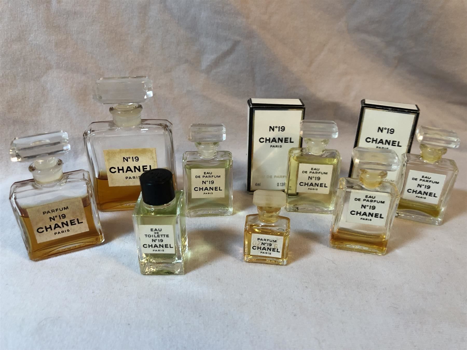 Flaconi: Parfum Miniatur Set Chanel No.19 – Nuovo (secondo la descrizione) da Therwil venduto da Leilaviola